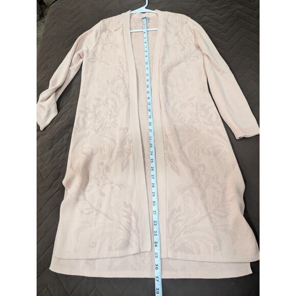 Pretty light pink duster style floral /jacquard cardigan by Chicos size 1 - Picture 11 of 11